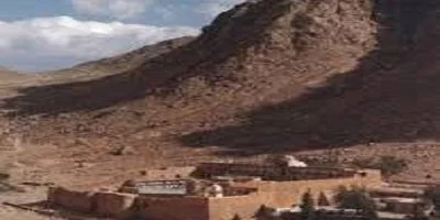 -- Erkunden Sie eine der heiligsten Stätten der Welt -- Entdecken Sie alte Schätze und verbringen Sie einige Zeit im Katharinenkloster -- Entspannen Sie sich bei einer Stadtrundfahrt in Dahab